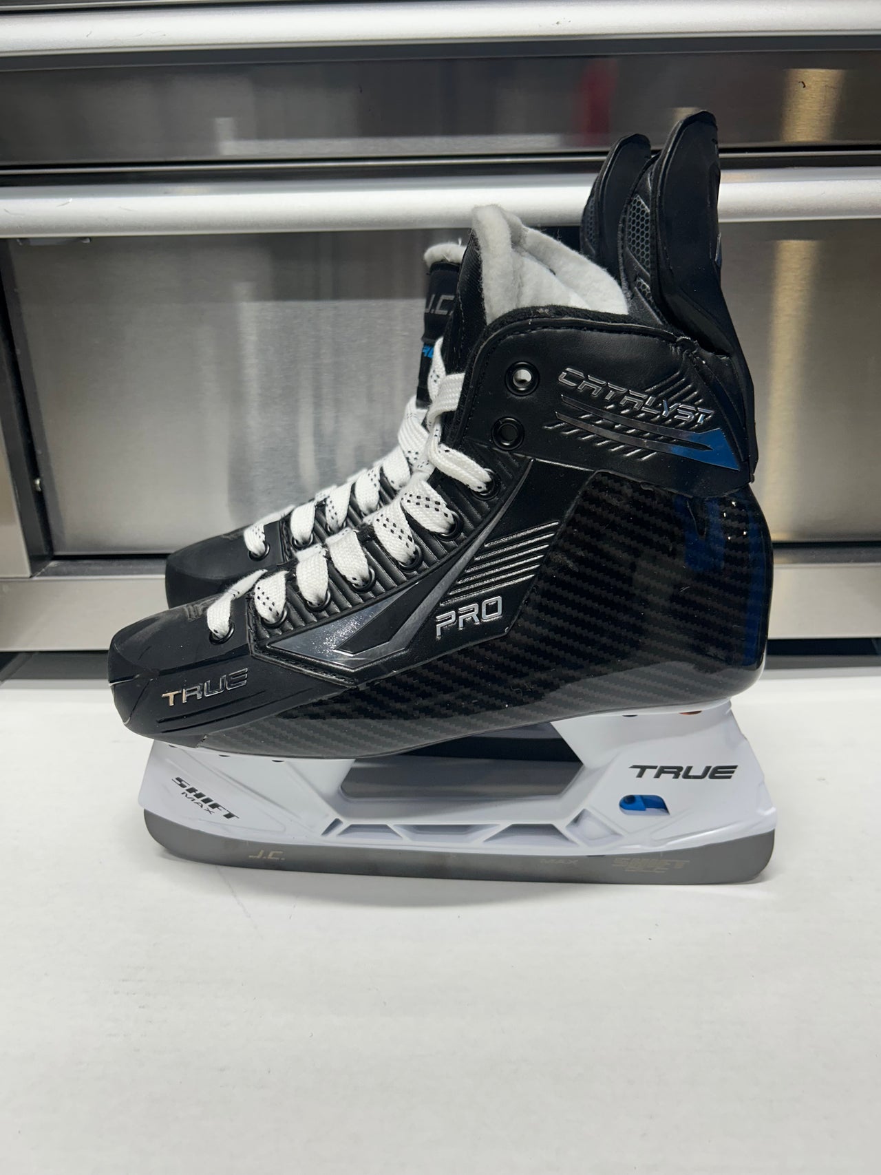True SVH Custom Pro Skate Size 7 OHL Pro Stock (New)