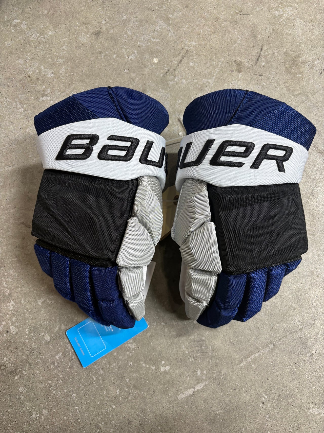14โ Bauer Vapor Hyperlite Gloves Tampa Bay Lighting (New)