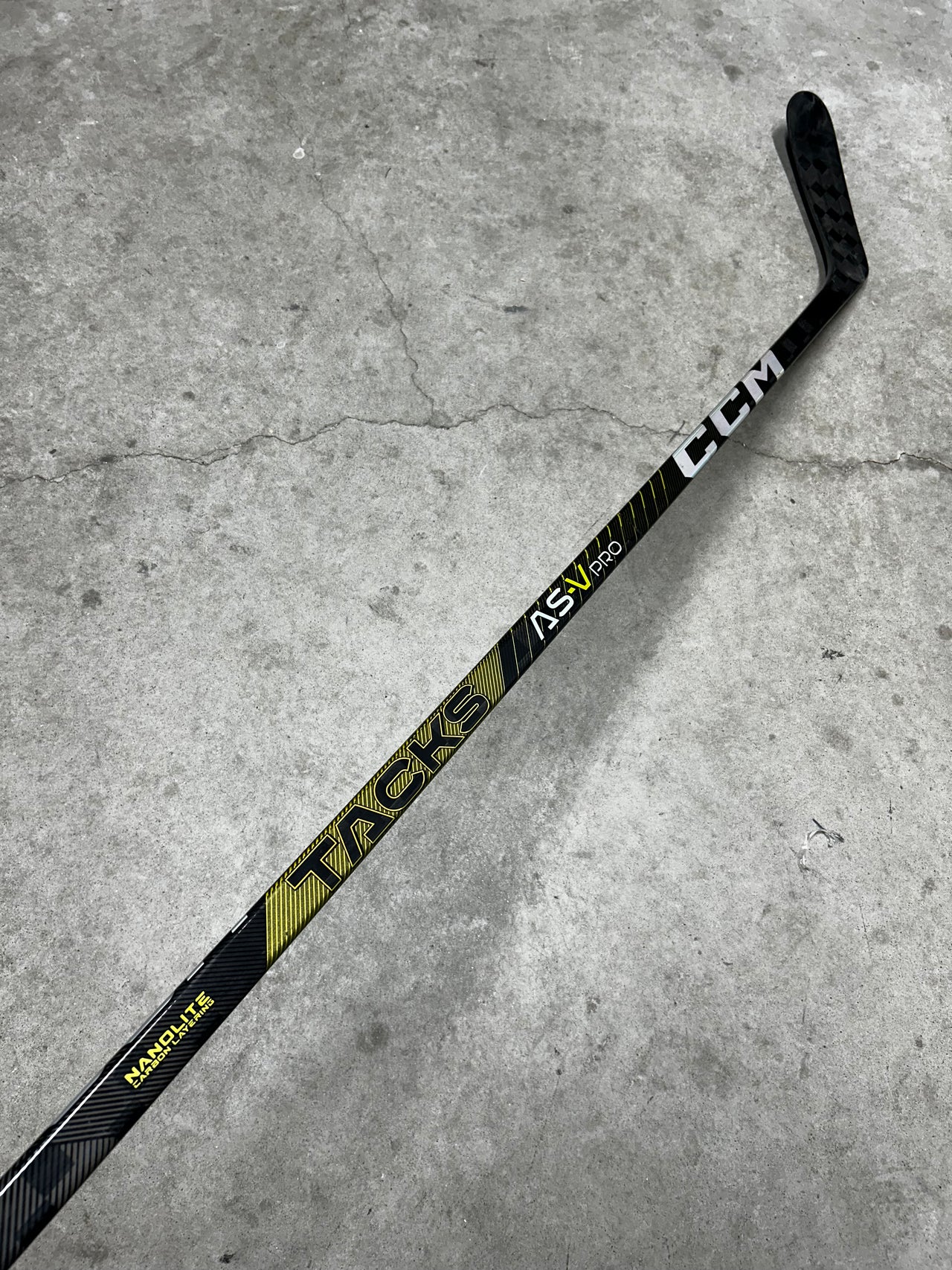 Left Hand 100 Flex P28M CCM Tacks ASV Pro New