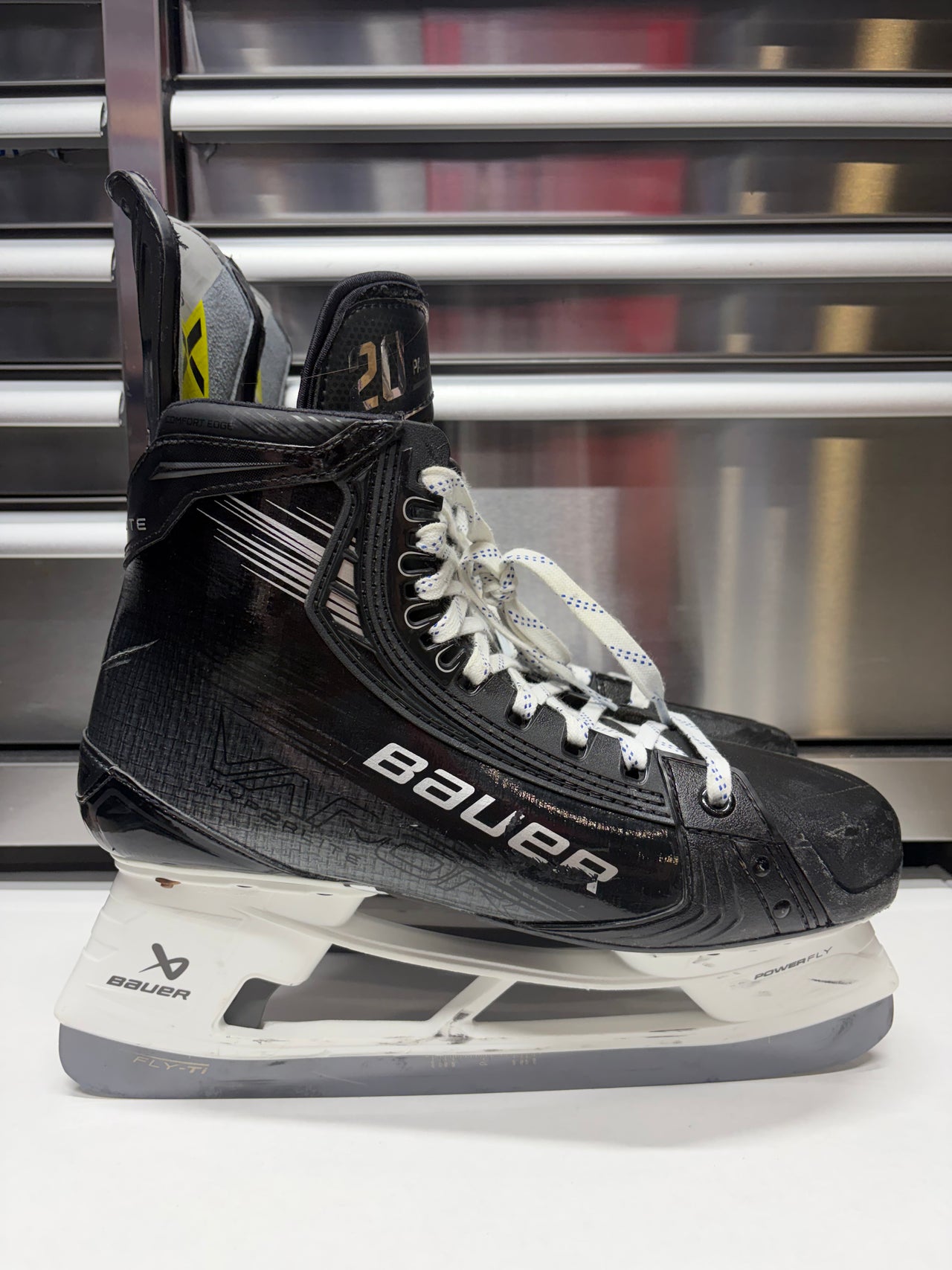 Bauer Hyperlite2 Skate Size 11 FIT 2 (Like New) NHL Pro Stock