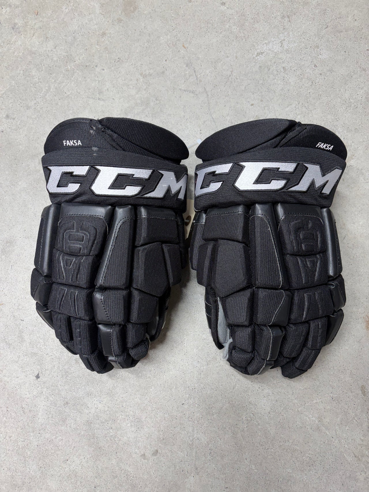 15” CCM HGCLXP Pro Hockey Gloves (New) Pro Stock
