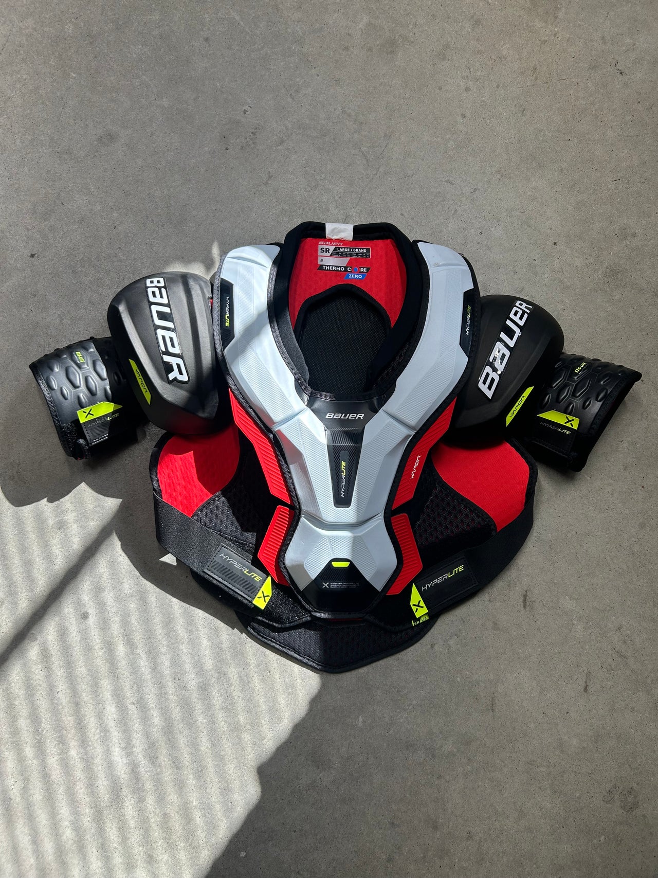Senior Large Bauer Vapor Hyperlite NHL Pro Stock Shoulder Pads (New) Pittsburgh Penguins
