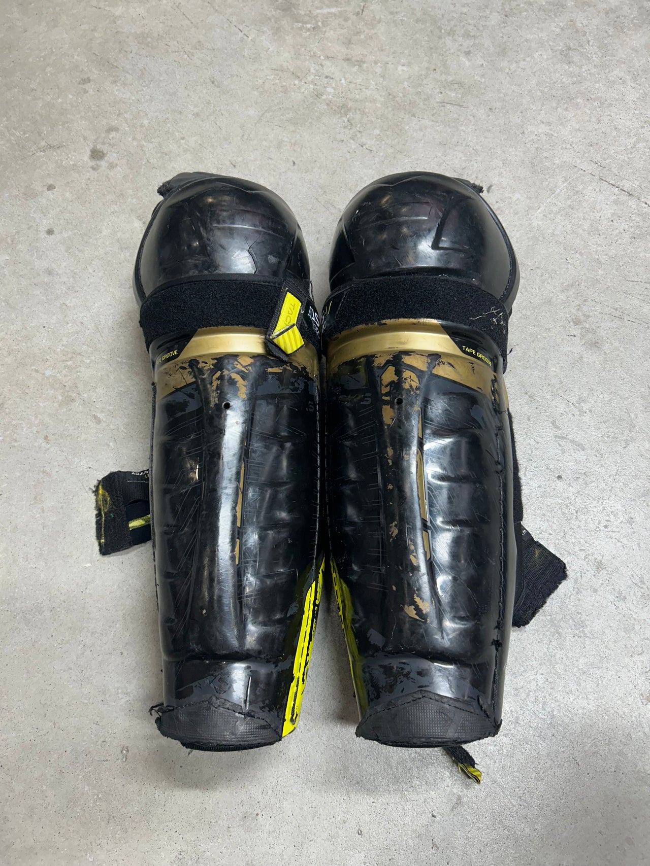 16” Senior CCM Tacks AS-V Pro Shin Guards (Used) Pro Stock