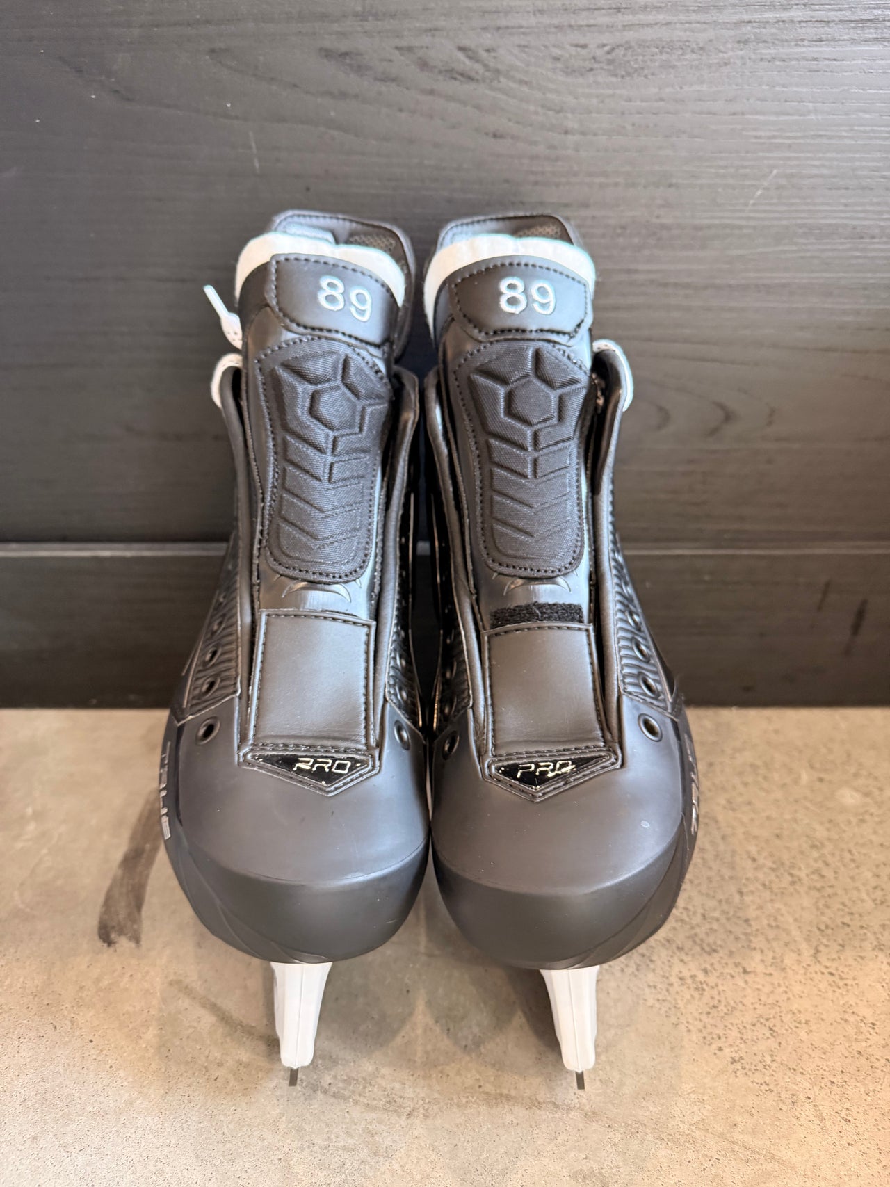 True Catalyst Pro Skate Size 9 New