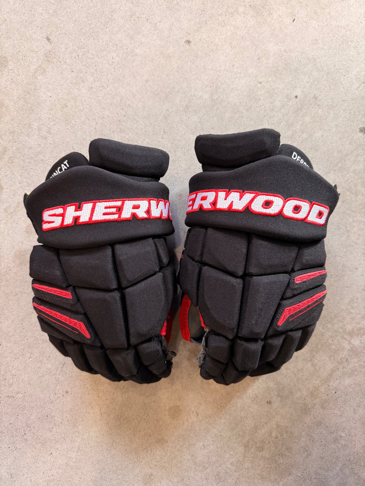 13” Alex Debrincat Sherwood Rekker Element One Custom Ottawa Senators Hockey Gloves New