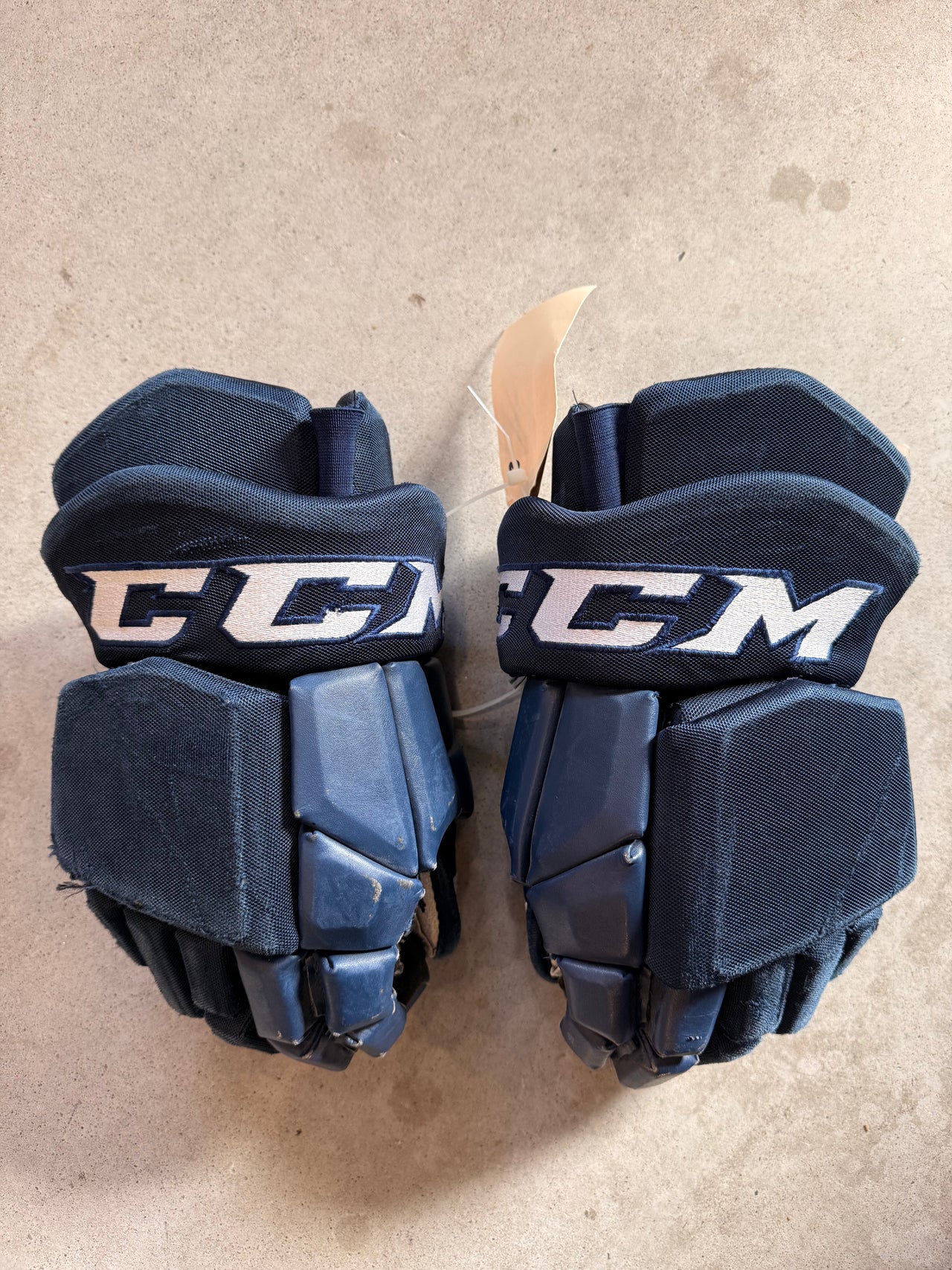 14” CCM HG42PP QMJHL Hockey Gloves Used