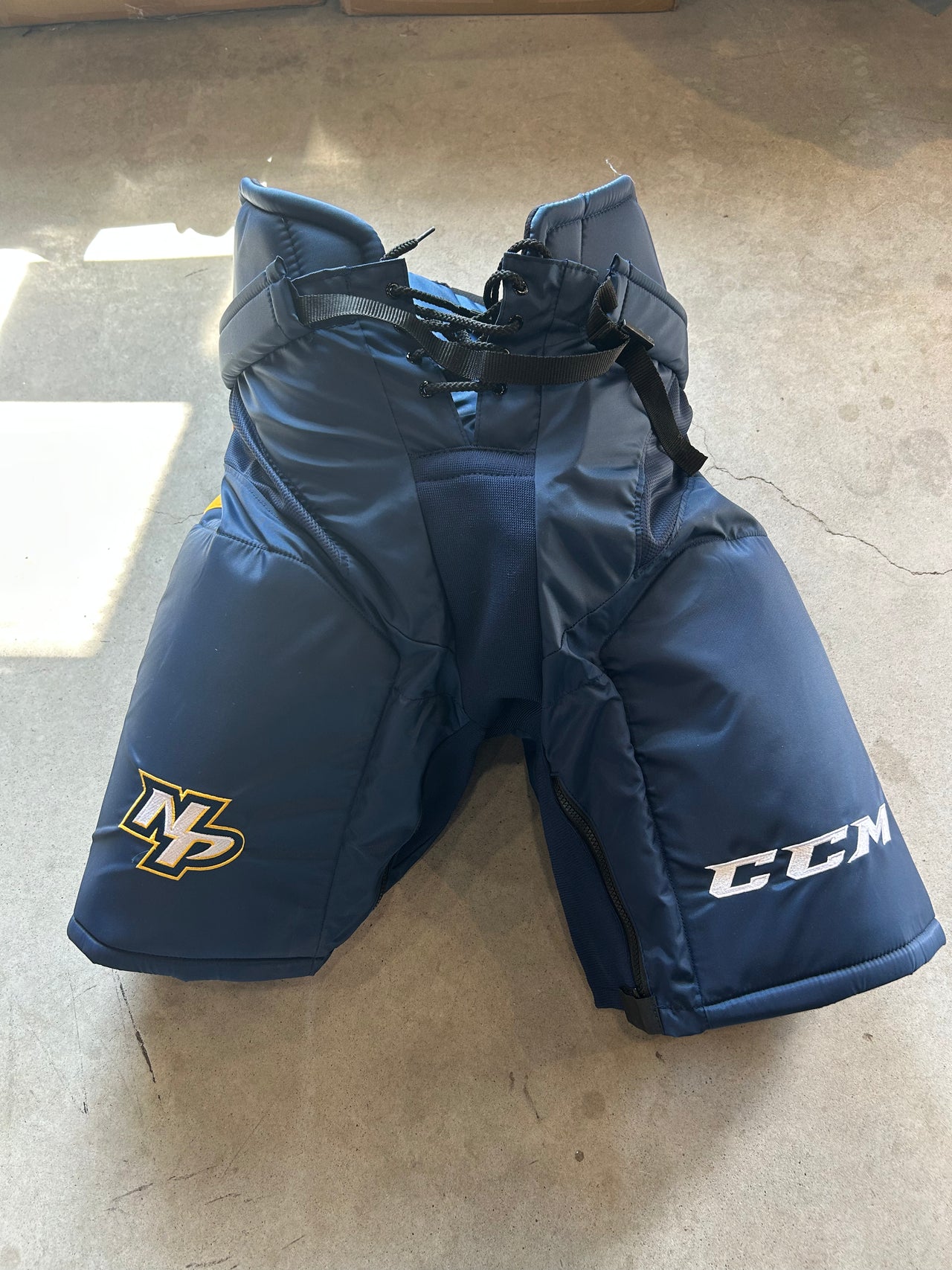 Large CCM HP35 Pro Nashville Predators Hockey Pants New