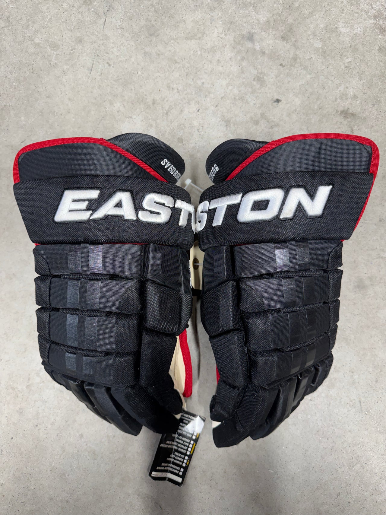 15” Bauer/Easton Pro 4 Roll Chicago Blackhawks Hockey Gloves New