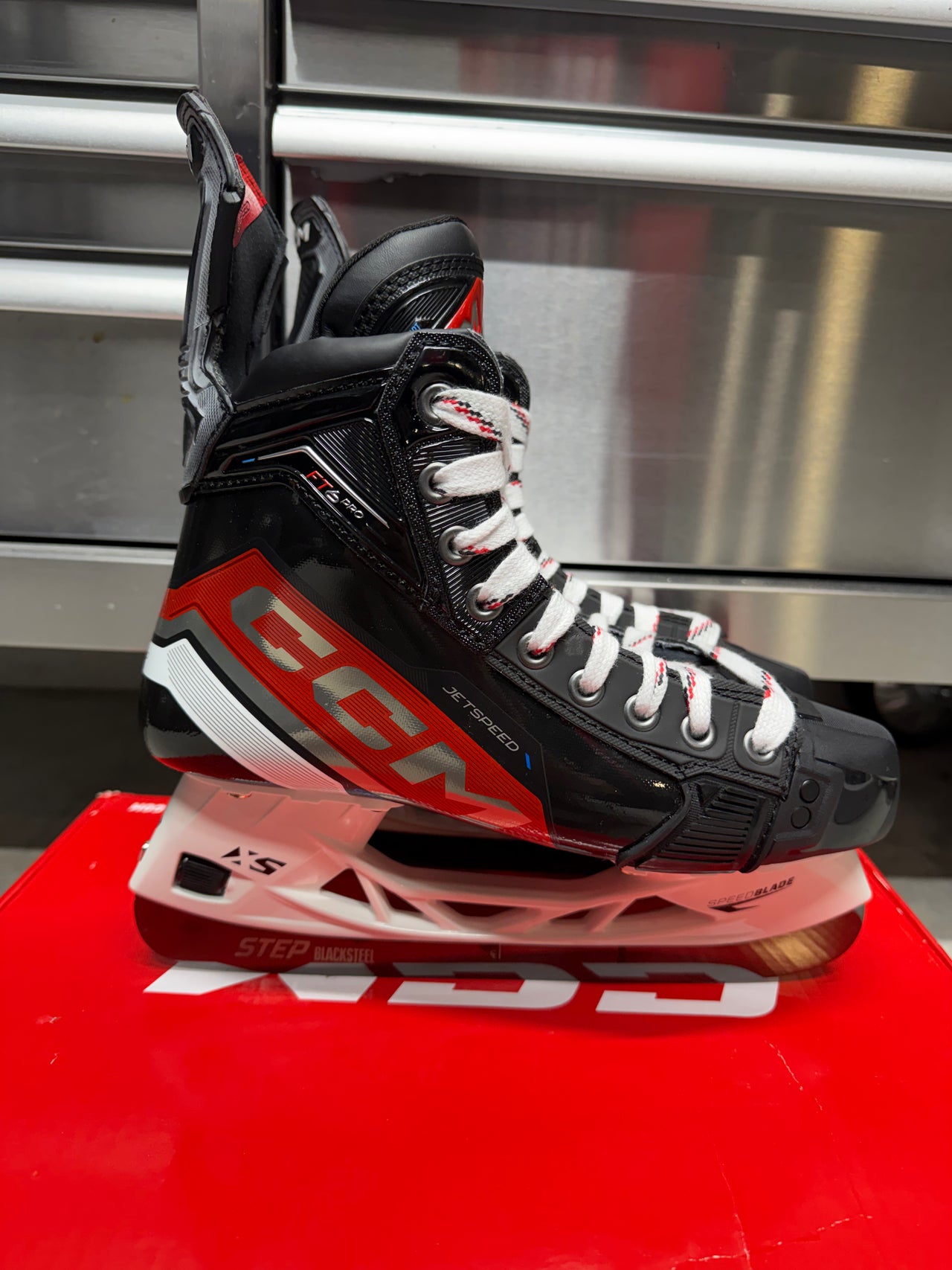 CCM Jetspeed FT6 Pro Skate Size 5.5 Tapered Fit Pro Stock