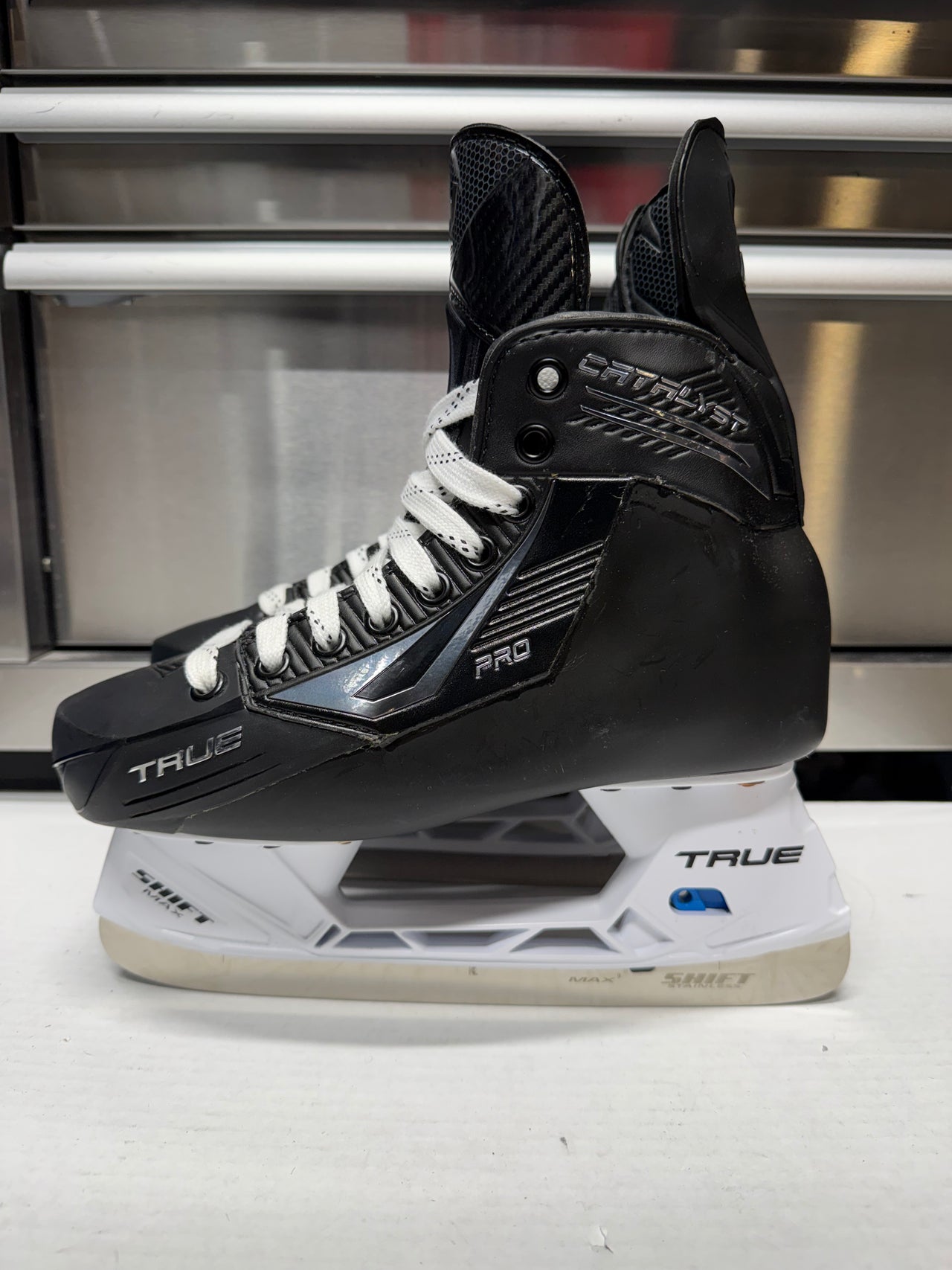 True Catalyst Pro Skate Size 6 NHL Pro Stock (New)