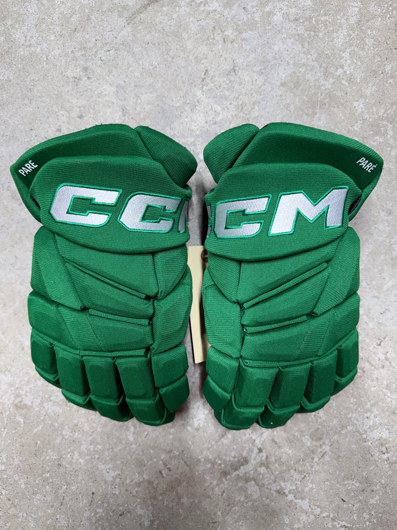 14β CCM Jetspeed FT8 Pro Gloves Toronto St Pats Pro Stock (Used)