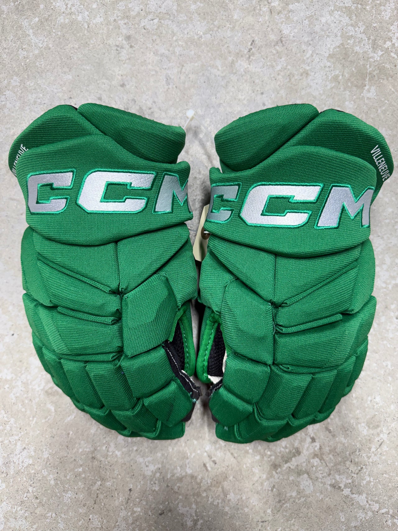 14β CCM Jetspeed FT8 Pro Gloves Toronto St Pats Pro Stock (Used)