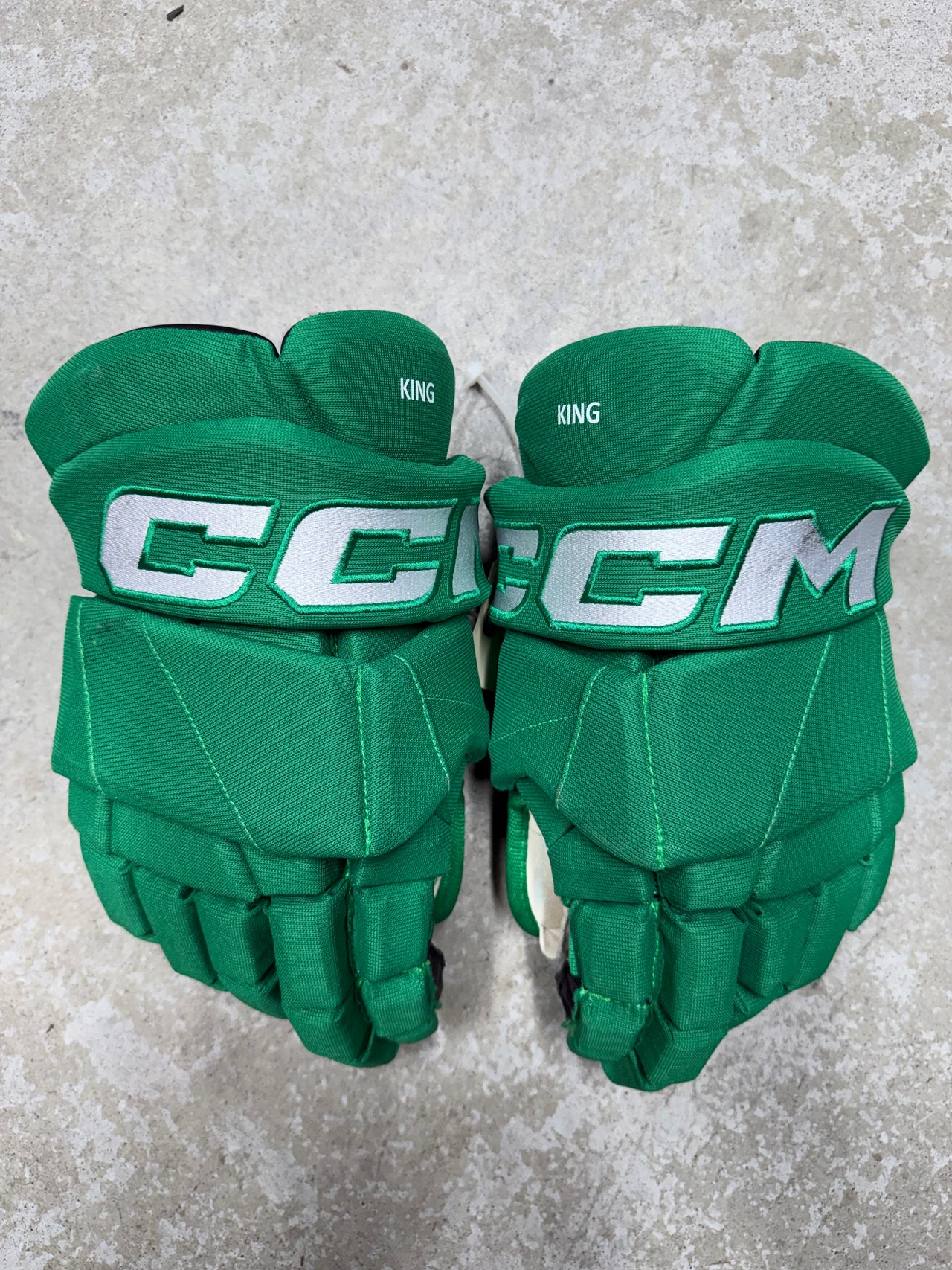 14β CCM Tacks XF Pro Gloves Toronto St Pats Pro Stock (Used)