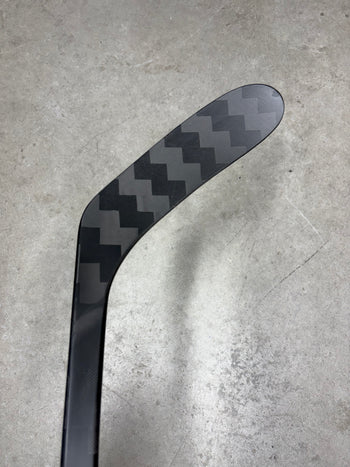 Right Hand JR 40 Flex P28+1/4 CCM FT8 Pro (New)
