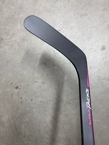 Left Hand 90 Flex P29 CCM Super Tacks (New) Breast Cancer Awareness Pro Stock