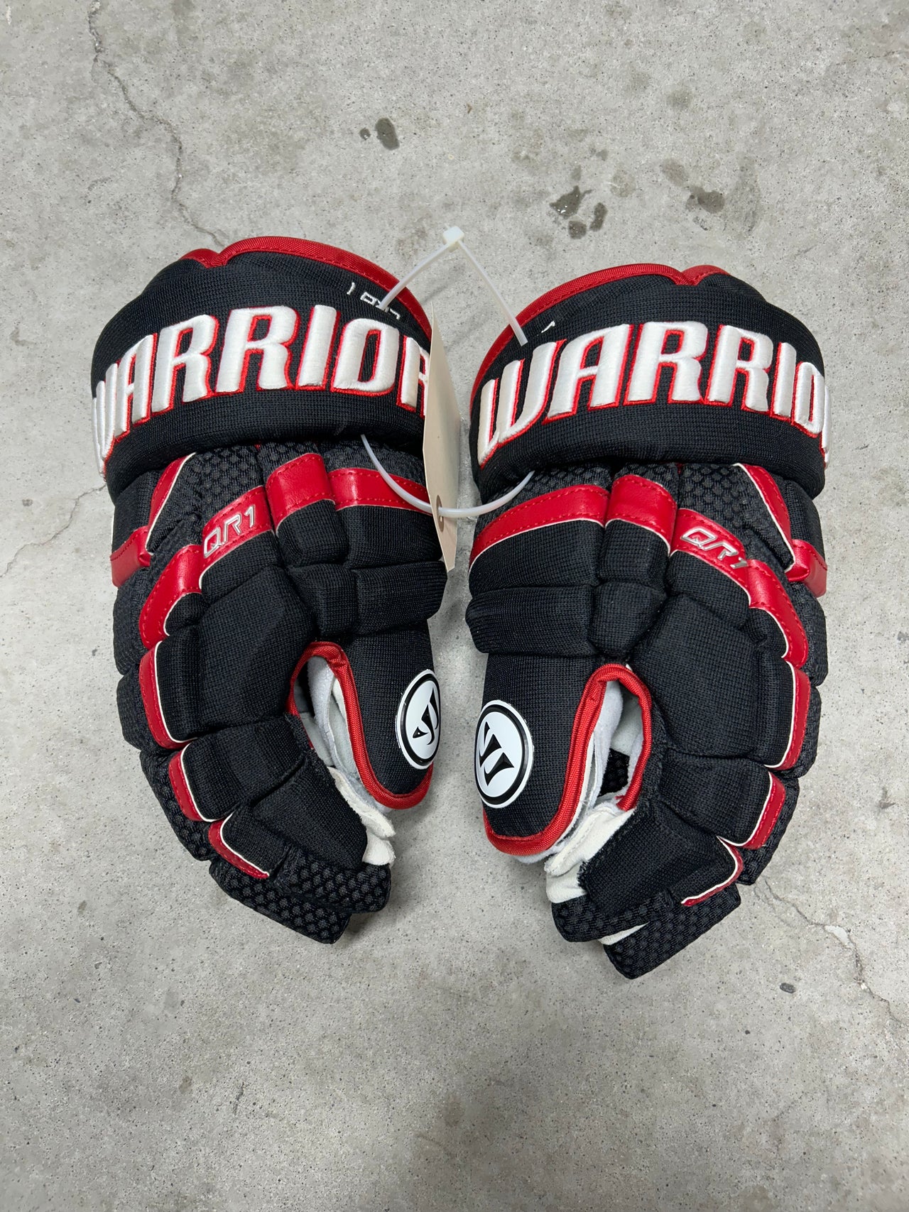 13” Warrior Covert QR1 Chicago Blackhawks Hockey Gloves (New) Pro Stock