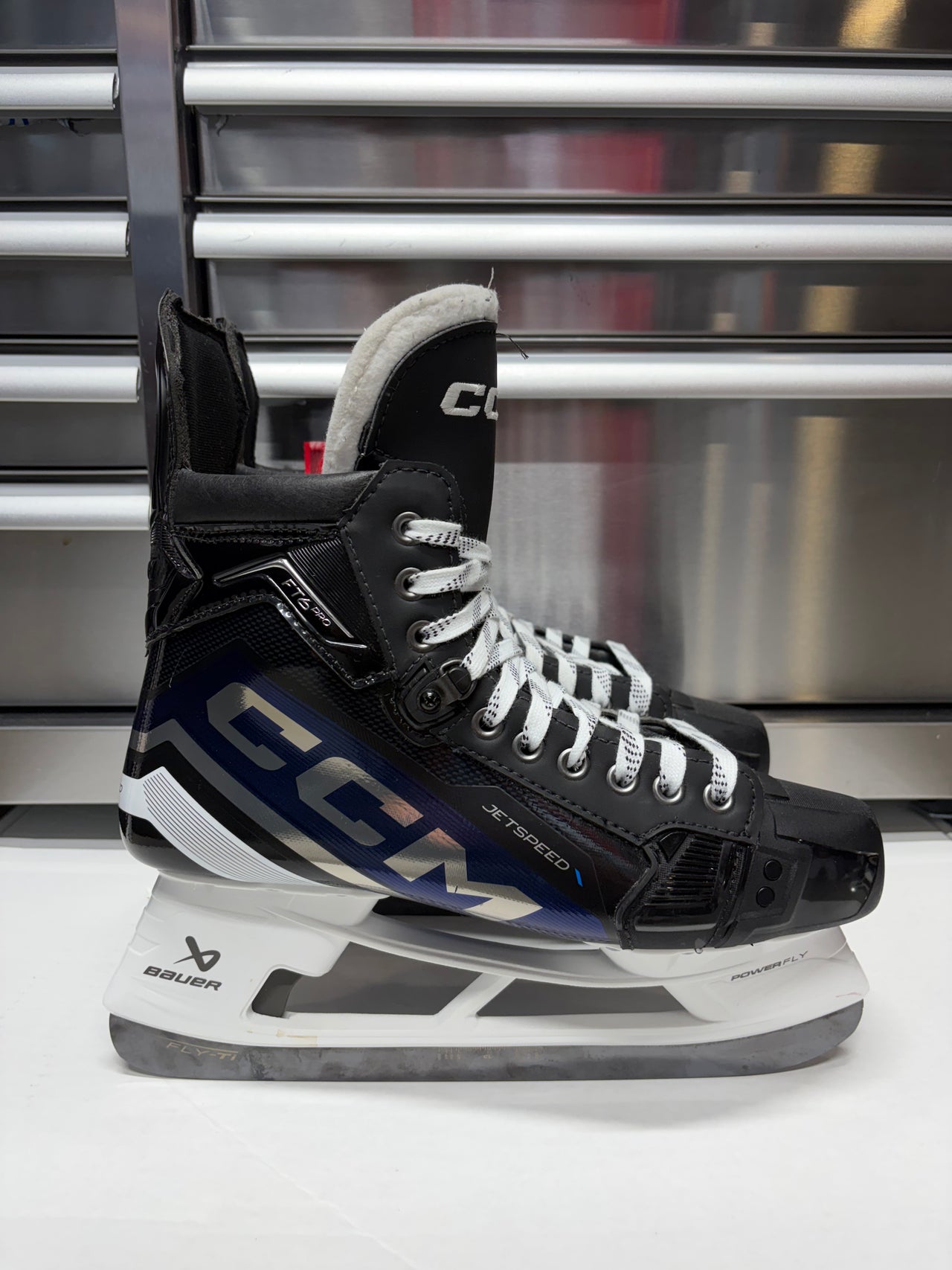 CCM FT6 Pro Size 10.5 Regular Width (Like New) NHL Pro Stock