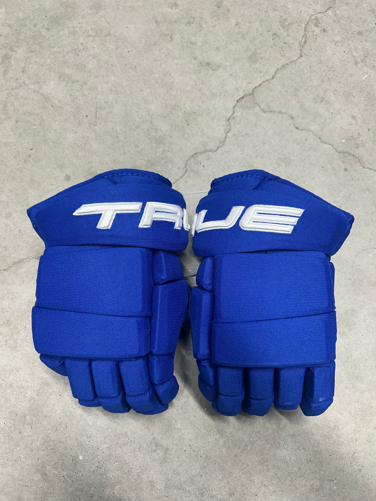 13.5” True Catalyst 9X Pro Stock Hockey Gloves Vancouver Canucks (New)