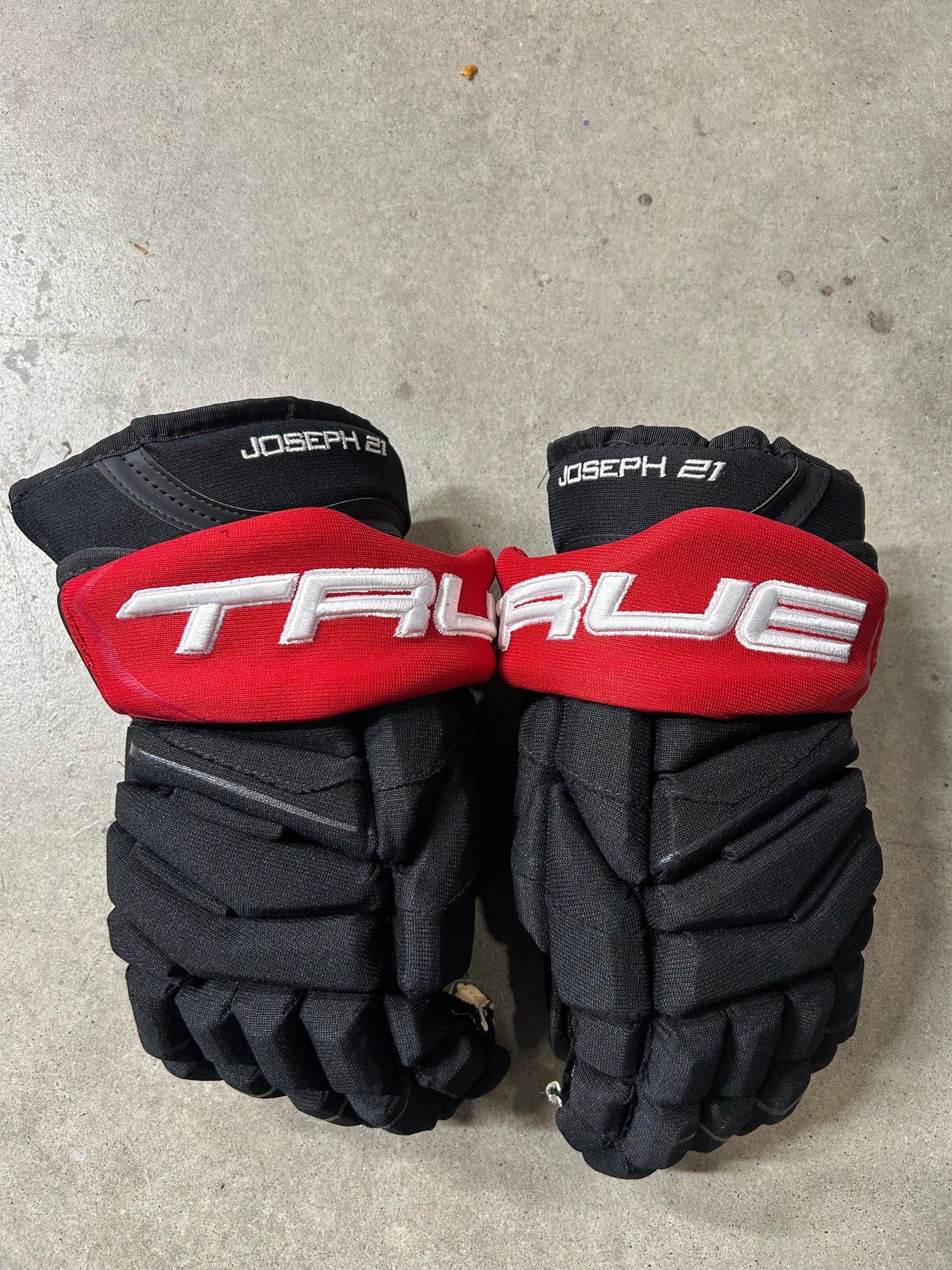 13.5” True Catalyst 9X Pro Stock Hockey Gloves Ottawa Senators (New)