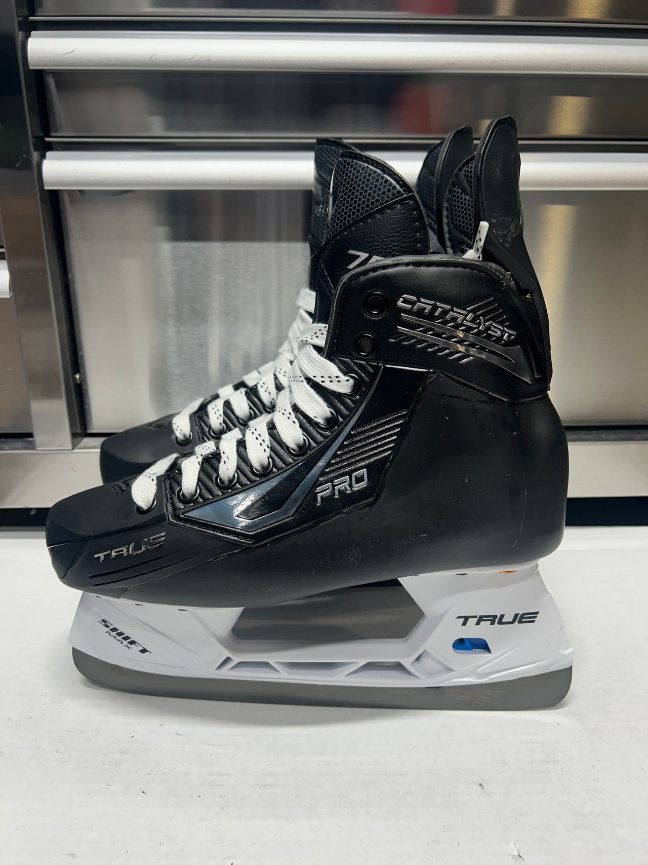 True Catalyst Pro Skate Size 7  Regular Width NHL Pro Stock (New)