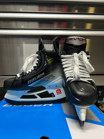 Bauer Hyperlite 2 Skate Size 4 Fit 3 NCAA Pro Stock (New)
