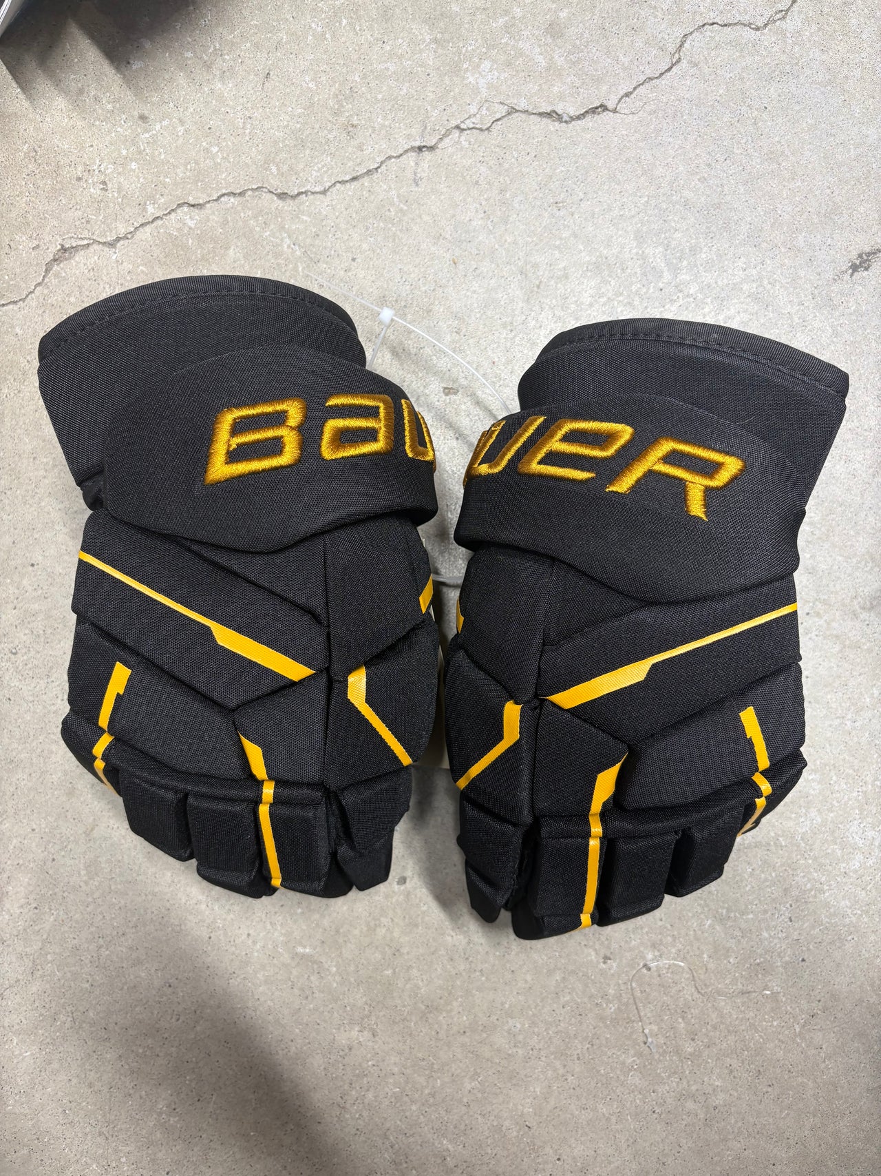 14” Bauer Mach Gloves NCAA Colorado College ￼ Pro Stock New
