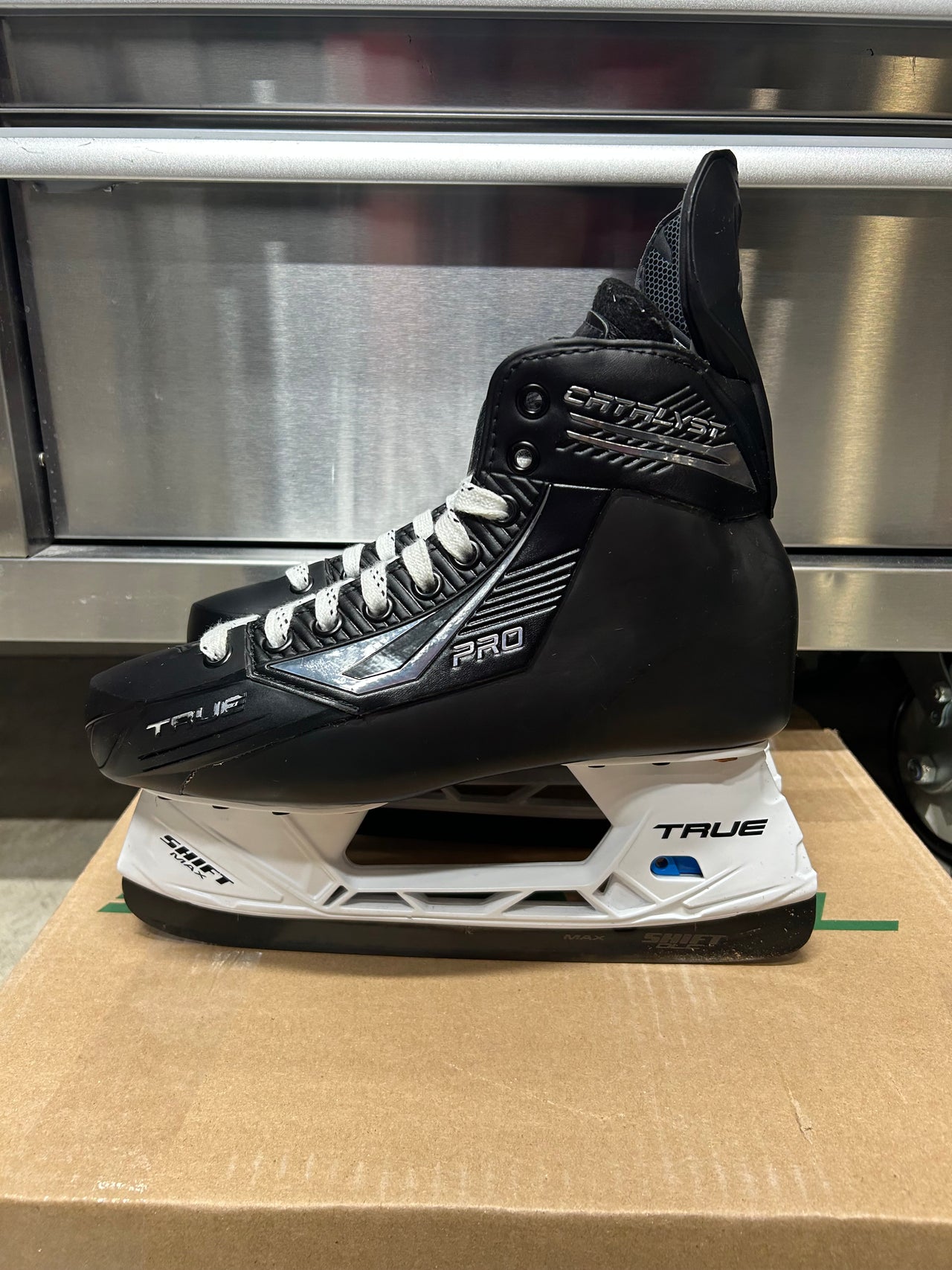 True Catalyst Pro Skate Size 7 NHL Pro Stock (New)