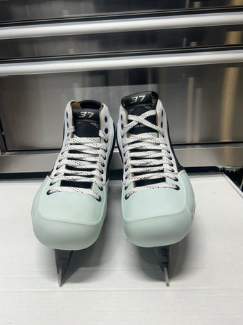 True SVH One Piece Custom Pro Goalie Skate Size 11 Regular Width Connor Hellebuyck Pro Stock (Like New)