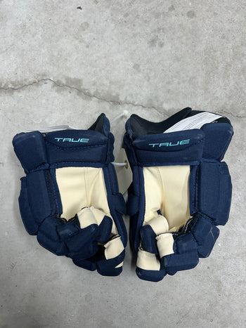 13.5” True Catalyst 9X Pro Stock Hockey Gloves Seattle Kraken ￼ (New)