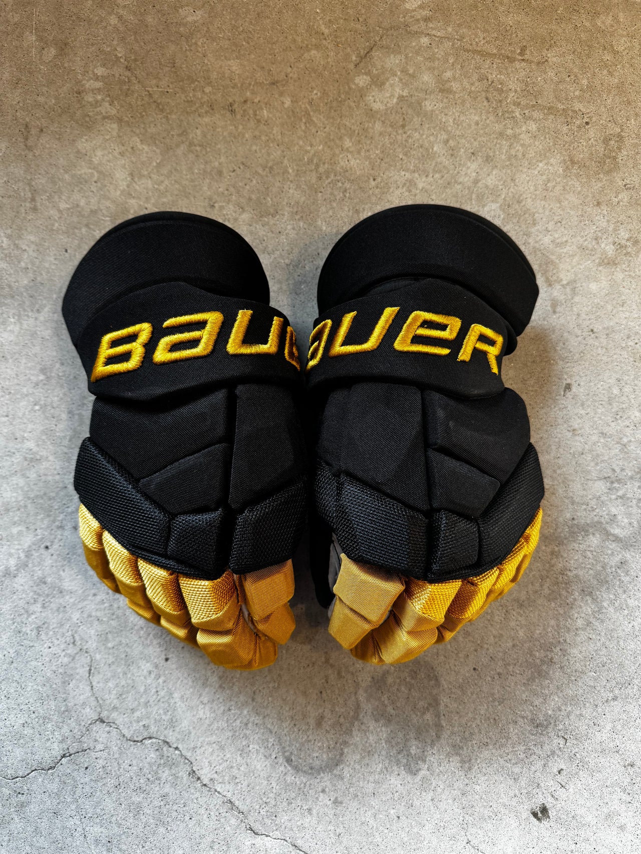 13” Bauer Ultrasonic Custom Pro Las Vegas Golden Knights Jonathan Marchessault Hockey Gloves New