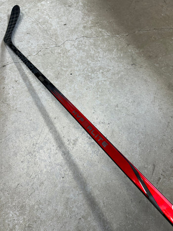 Right Hand 77 Flex P28 Bauer Hyperlite2 (New) Pro Stock