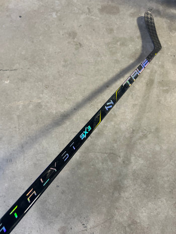 TRUE CATALYST 9x3 - 70 FLEX - P28- LEFT HAND - NEW