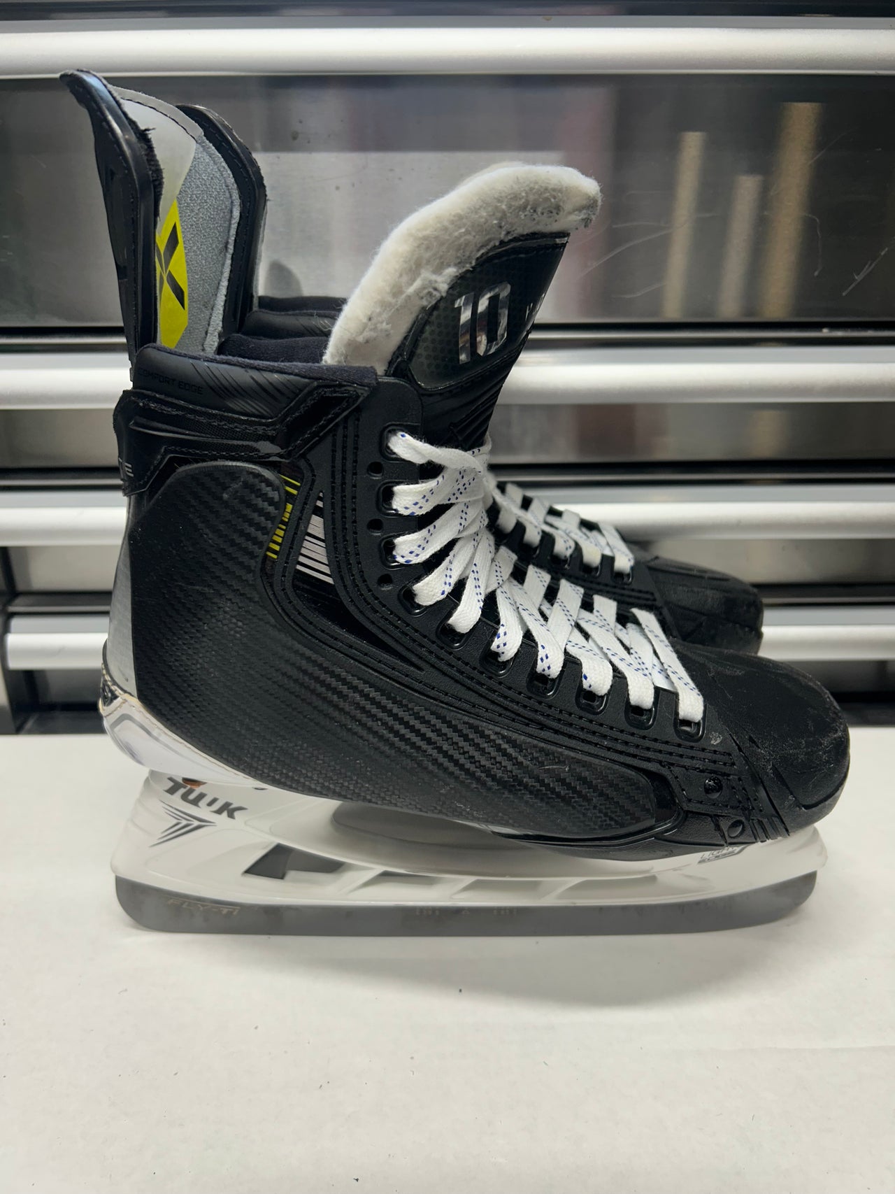 Bauer Hyperlite2 Skate Size 8 FIT 3 (Used) NHL Pro Stock
