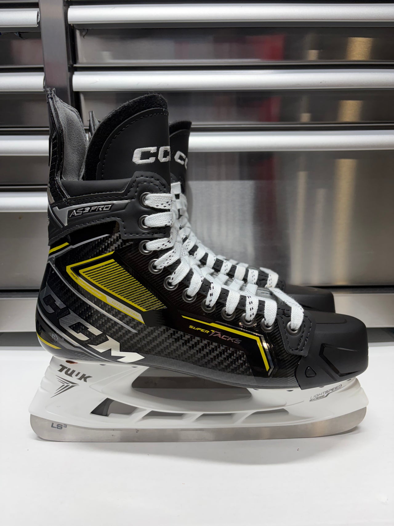CCM AS3 Pro Skate Size 10.5 Regular Width (New) JASON ROBERTSON Pro Stock