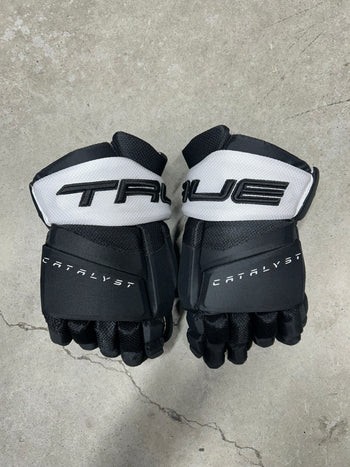 13” True Catalyst 9X Pro Stock Hockey Gloves Pittsburgh Penguins (New)