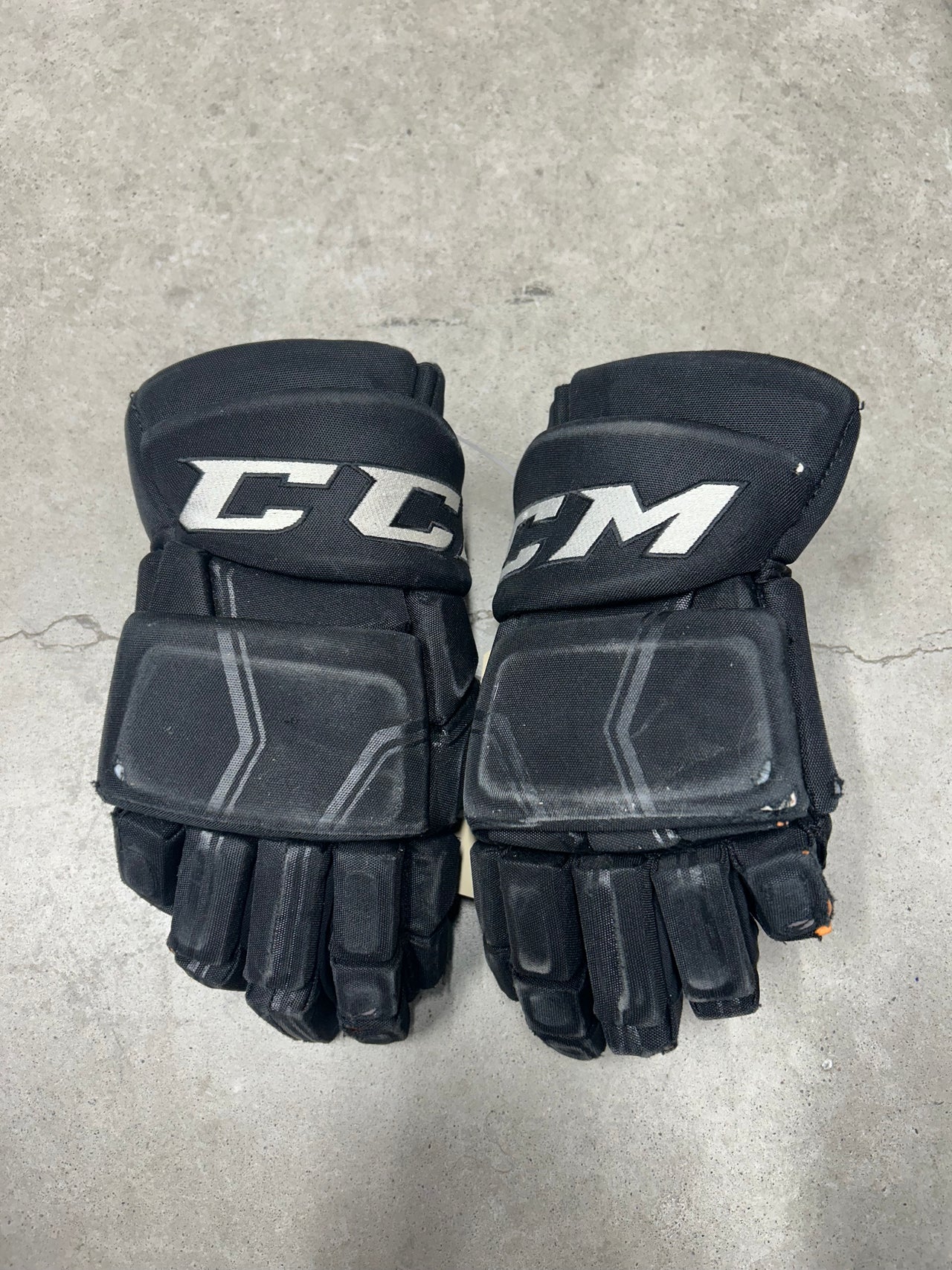 15” CCM HGQL Dallas Stars Pro Stock Hockey Gloves (Used)