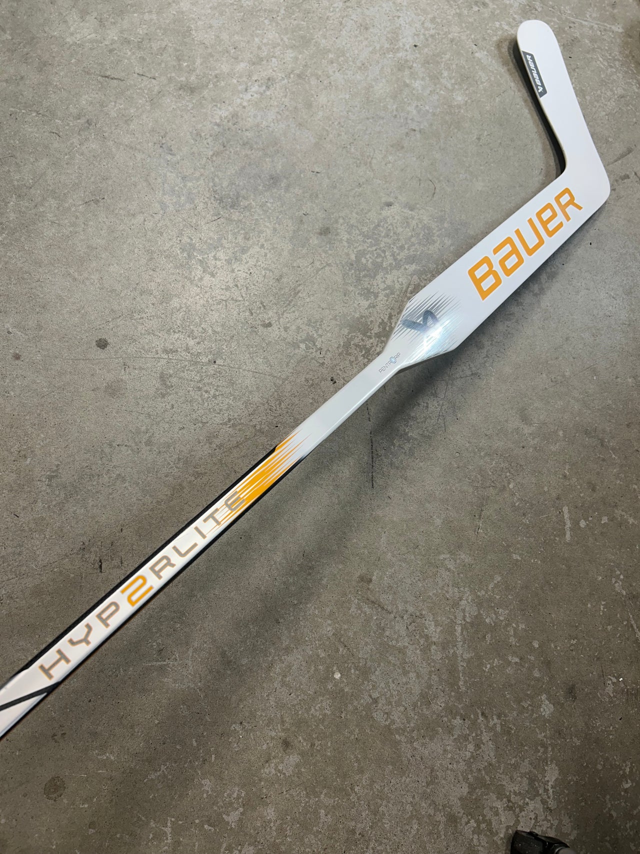 Left Hand 25” Bauer Hyperlite2 Goalie Stick (New)