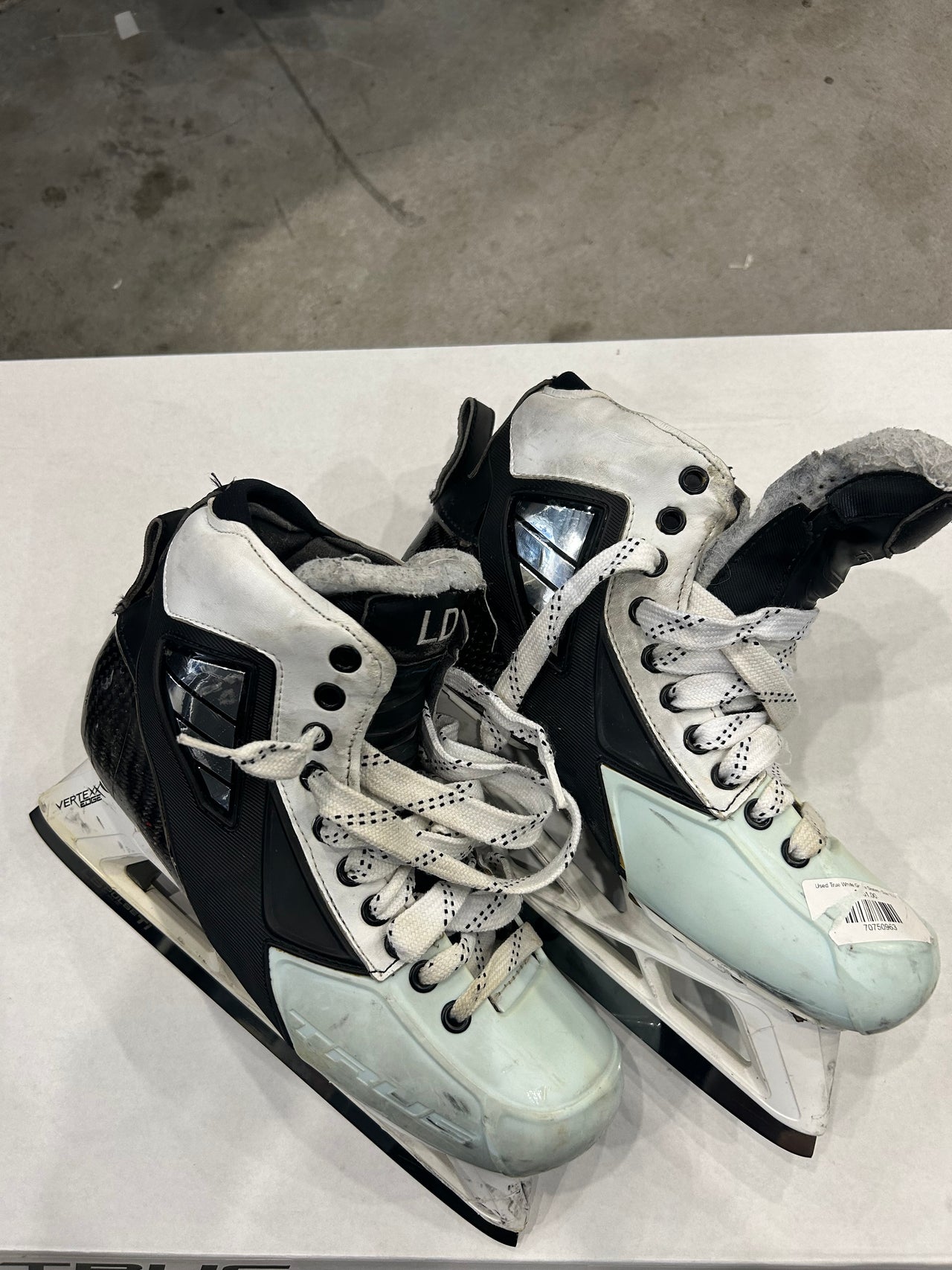 TRUE SVH 2 Piece Goalie Skate Size 8 Used Regular Width Pro Stock
