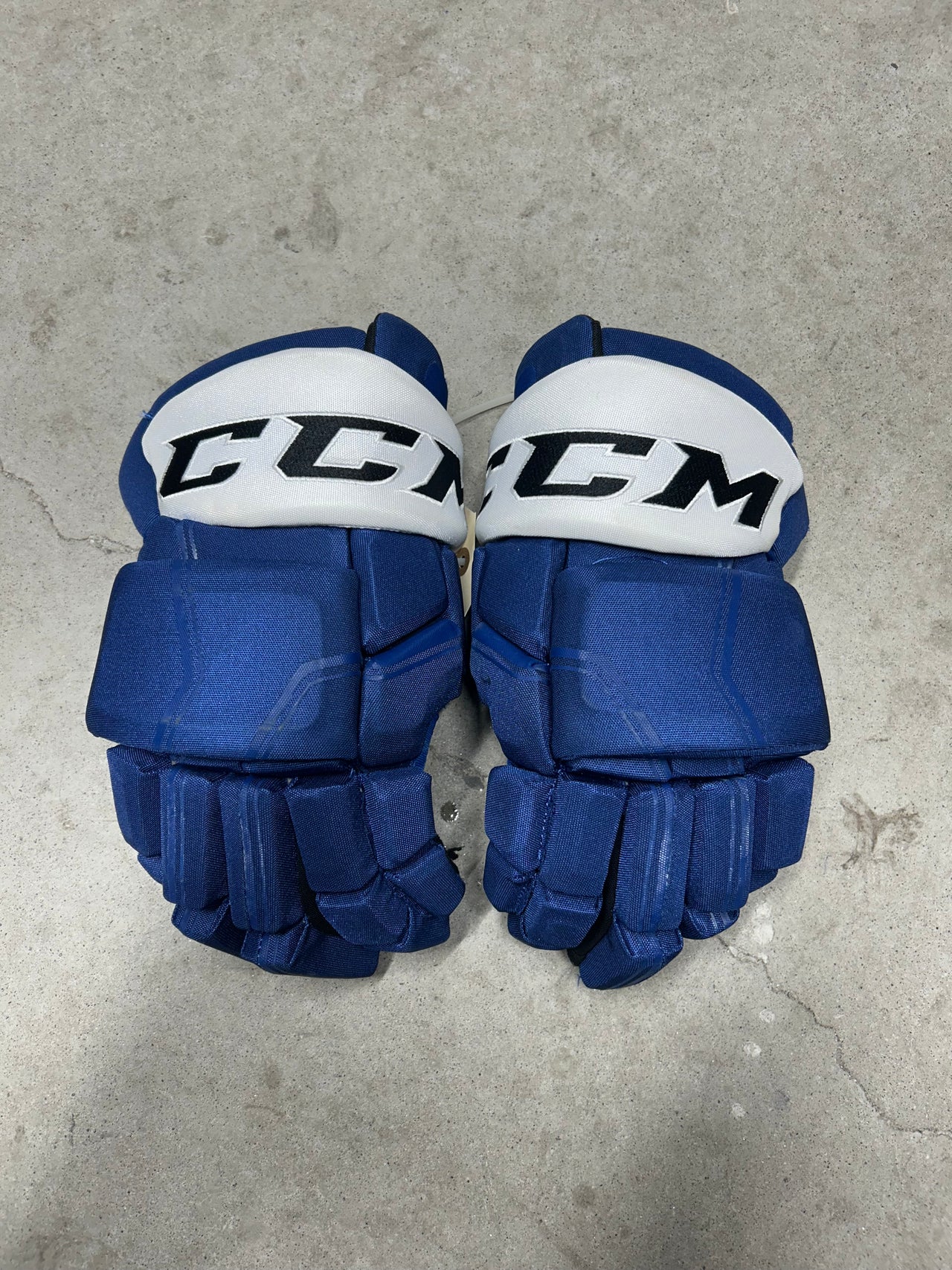 15” CCM HGQL Tampa Bay Lightning Pro Hockey Gloves (Like New)