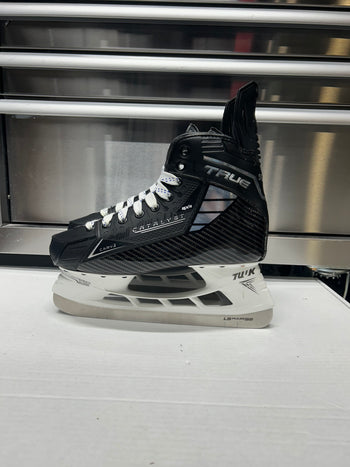 True Catalyst 9X4 Skate Size 7 Regular Width NHL Pro Stock (New)