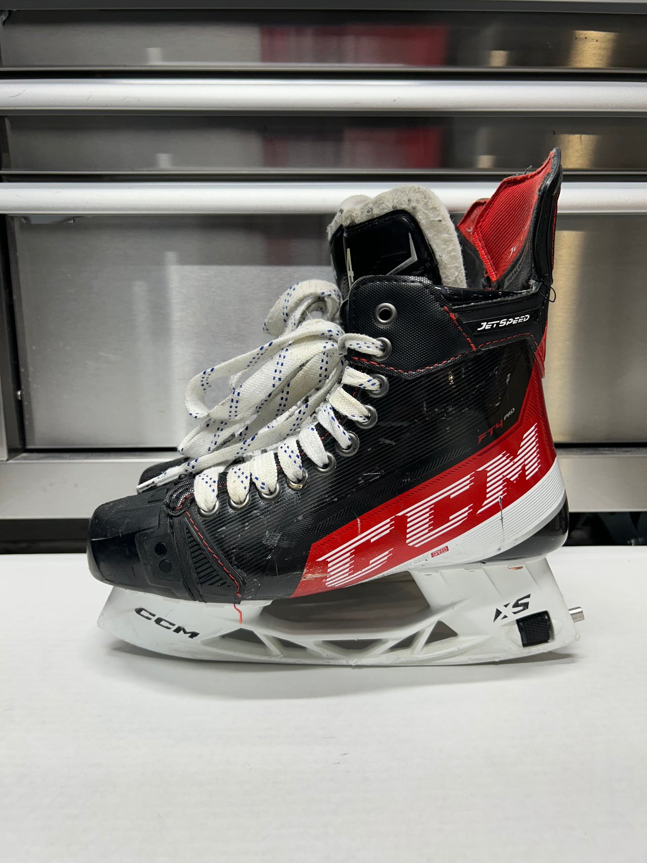 CCM FT4 Pro Skate Used Size 6.5 Regular Width NCAA Pro Stock