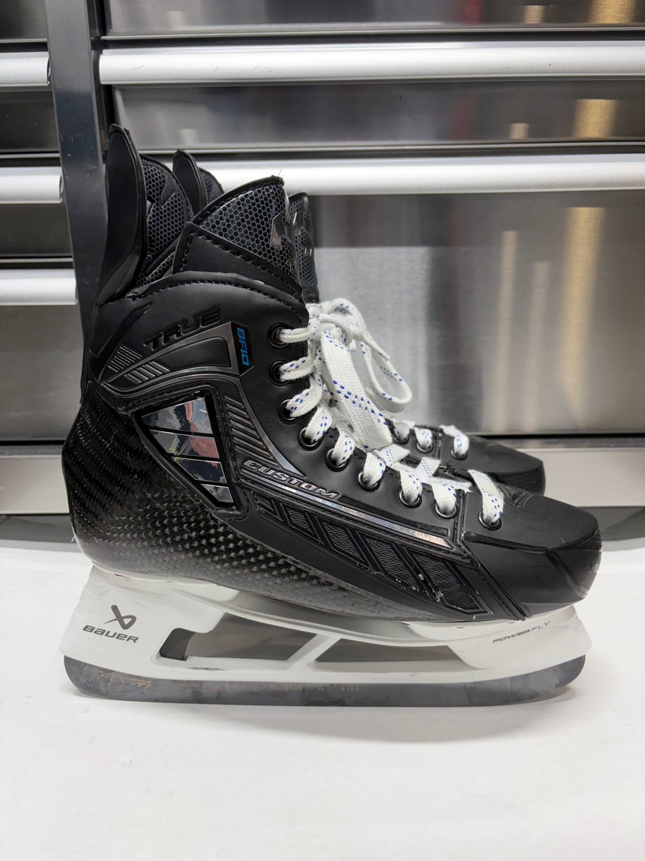 True SVH Custom Pro Skate Size 8 OHL Pro Stock (Like New)