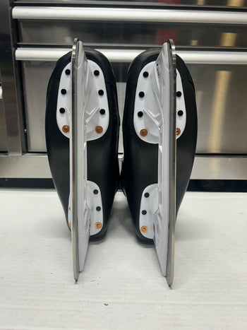 True Catalyst Pro Skate Size 5  Regular Width OHL Pro Stock (New)