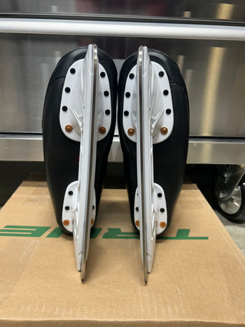 True Catalyst Pro Skate Size 7 NHL Pro Stock (New)