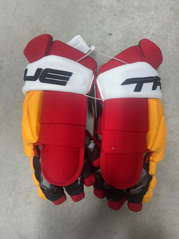 15” True Catalyst 9X Pro Stock Hockey Gloves Calgary Flames ￼ (New)