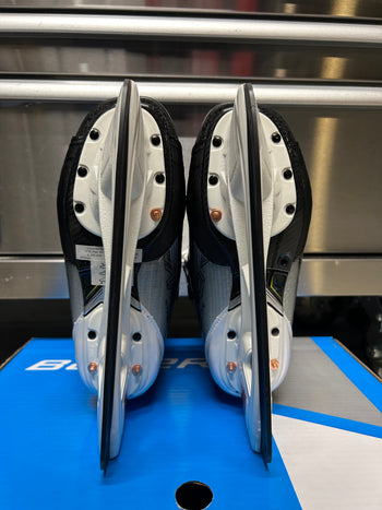 Bauer Hyperlite 2 Skate Size 4 Fit 3 NCAA Pro Stock (New)