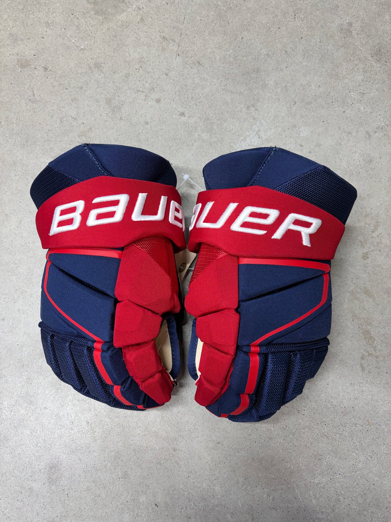 15” Bauer Vapor Hyperlite Team USA Pro Stock Gloves (New)