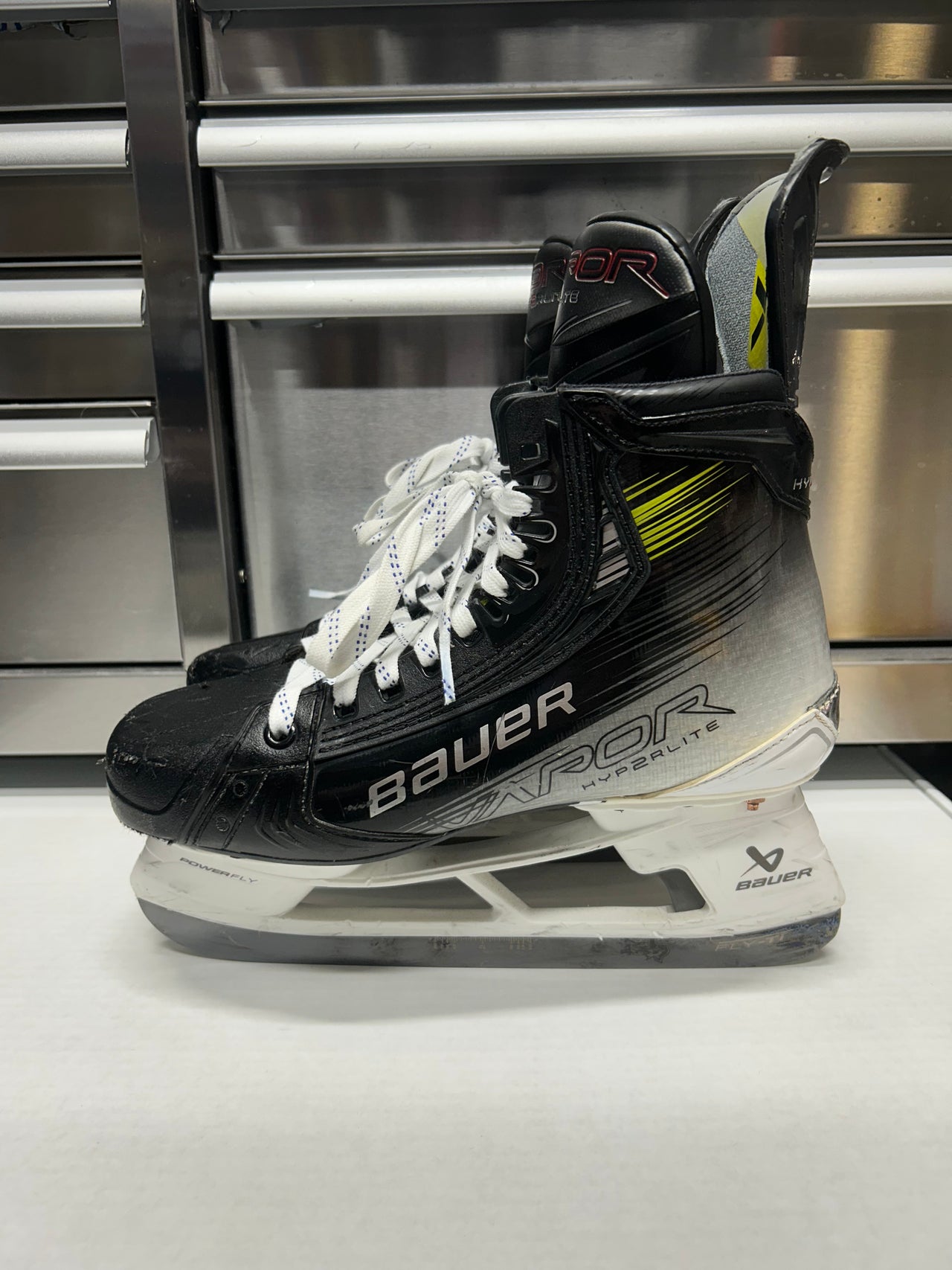 Bauer Hyperlite 2 Skate Used Size 8 Fit 3 Pro Stock