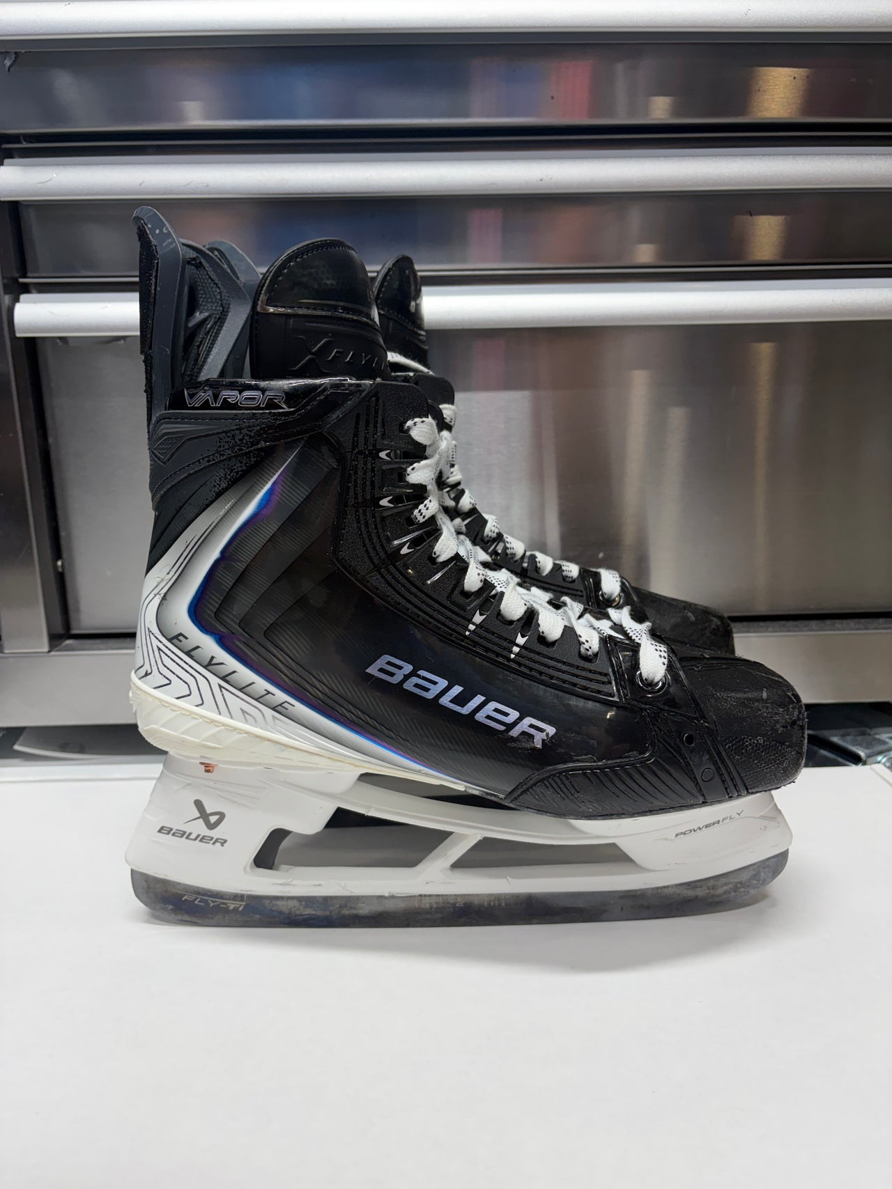 Bauer Vapor Flylite Skate Size 9.5 FIT 2 (Used Like New) NHL Pro Stock