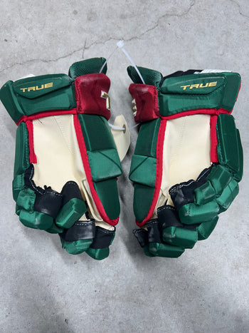 15” True Catalyst 9X Pro Stock Hockey Gloves Minnesota Wild ￼ (New)